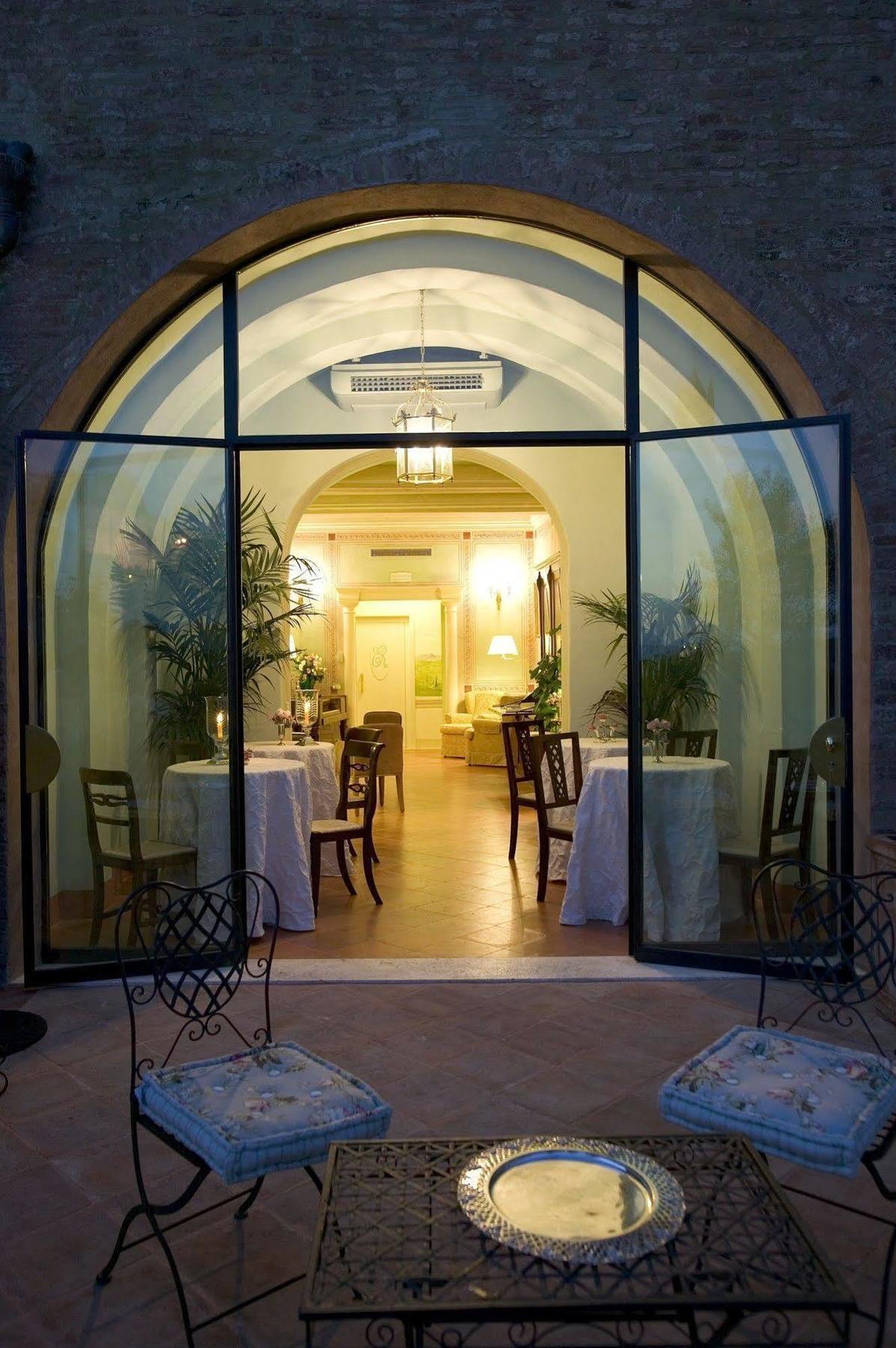 לינה וארוחת בוקר סיינה Residenza D'Epoca Campo Regio Relais מראה חיצוני תמונה